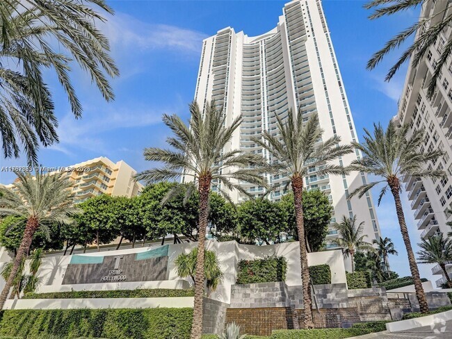 Building Photo - 2711 S Ocean Dr Unit 2406 Rental