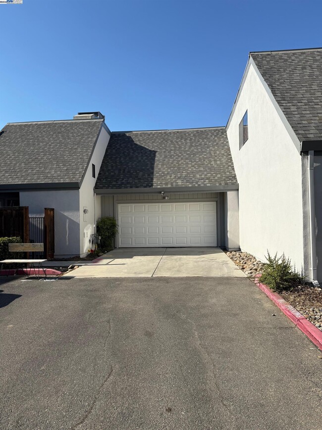 Building Photo - 101 E Portola Way Unit 2 Rental