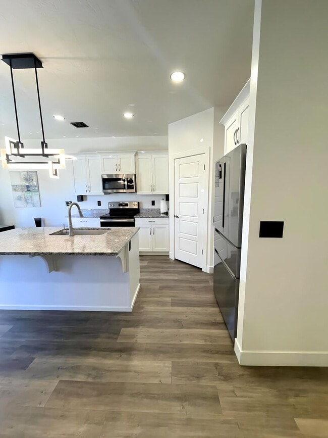 Photo - 543 Stewart Crk Cv