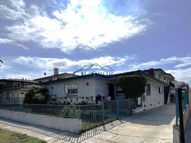 Building Photo - 4358 W 142nd St Unit E