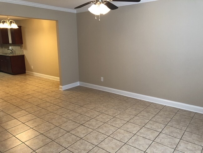 Photo - Available to show! **MOVE-IN Special $250 off the 1st full month's rent.**