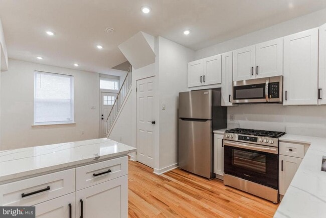 Building Photo - 1642 Olive St