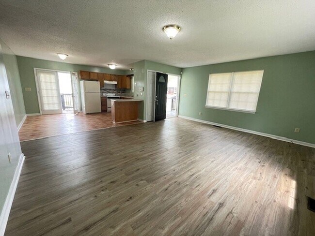 Photo - READY TO MOVE IN! 3 BEDS/2 BATHS!