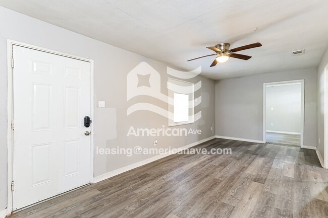 Photo - 2952 Woodside Dr