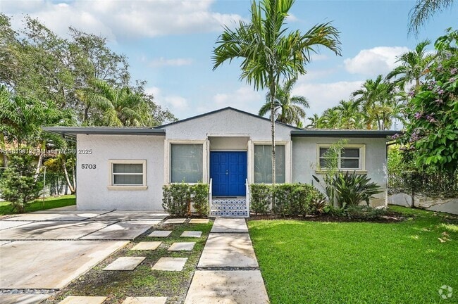 Building Photo - 5703 SW 83rd St Rental