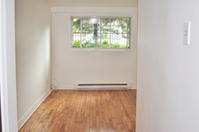 Photo - 7635 Av Querbes Unité 1