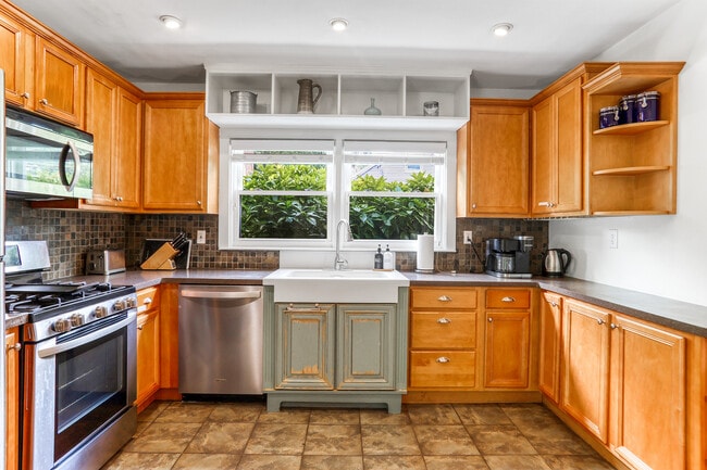 Photo - 2489 Semmes St