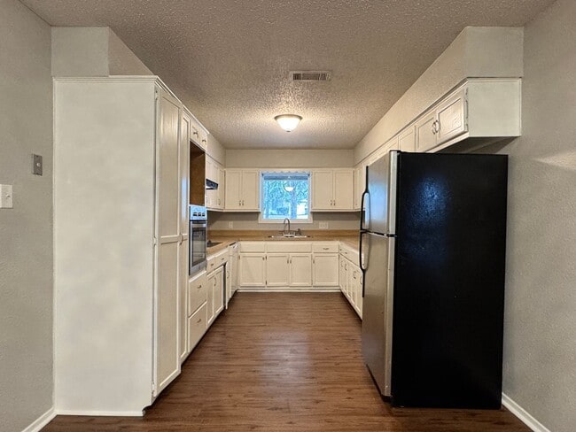 Photo - 405 Cypress Cir