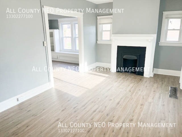 Photo - 3310 E 134th St Unidad Down