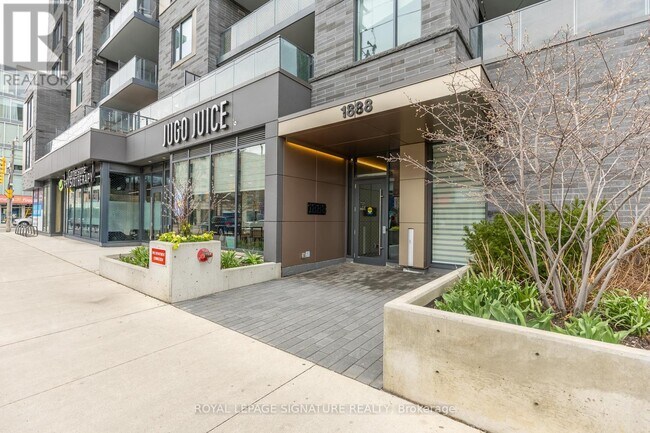 Photo - 1888 Queen St E Unité 204