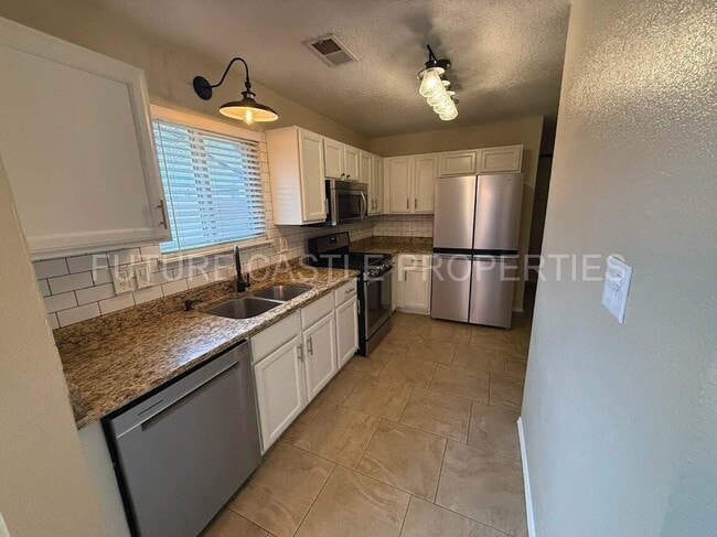 Photo - 6315 La Habra Ln NE