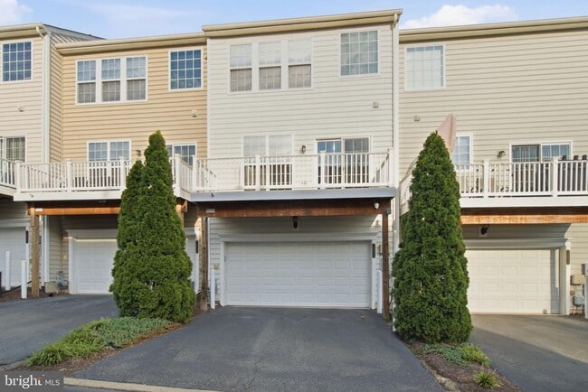 Photo - 14656 Crossfield Way
