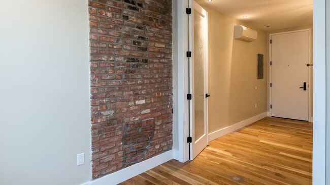595 Myrtle Ave Unit 4a