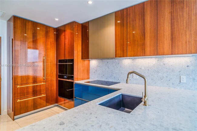 Photo - 2678 Tigertail Ave Unidad 1109