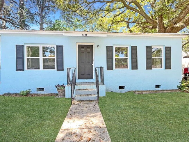 Building Photo - 1121 E 53rd St