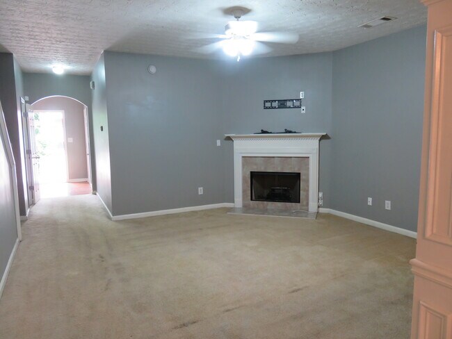 Photo - 2492 Emma Way