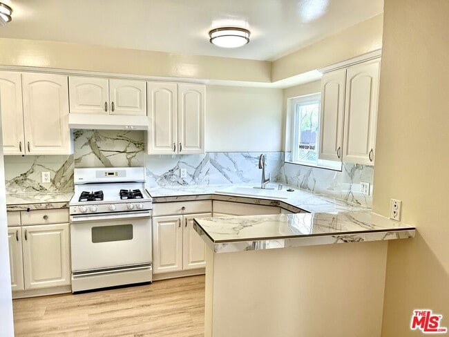 Photo - 1033 Euclid St Unit 1