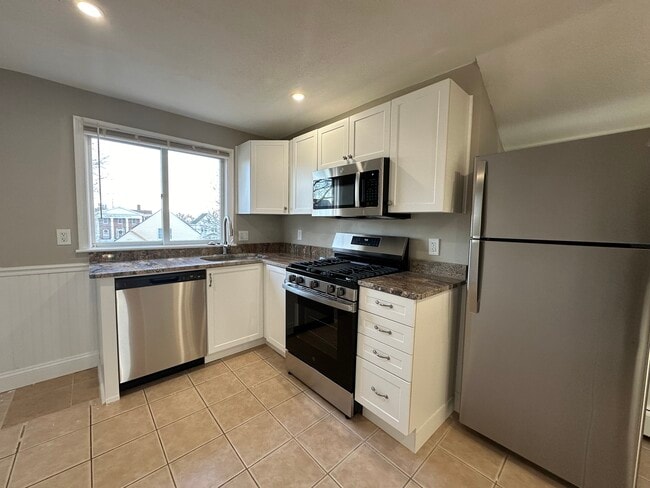 Building Photo - 76 Fremont St Unit 3