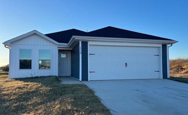 Building Photo - New 3 Bedroom Home In Oronogo!