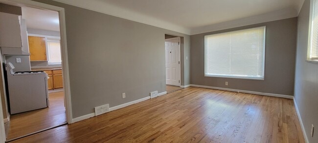 Photo - 18258 Curtain Ave