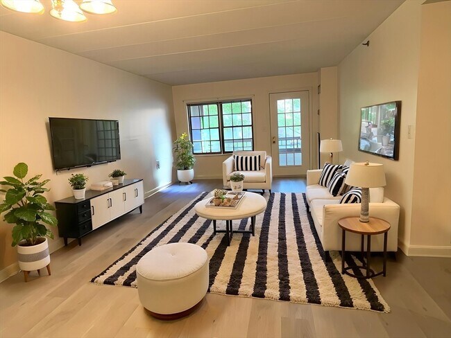 Photo - 324 Washington St Unit 103