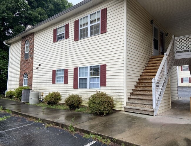 1 Bedroom, 1 Bathroom Condo in High Point! - 1 Bedroom, 1 Bathroom Condo in High Point!