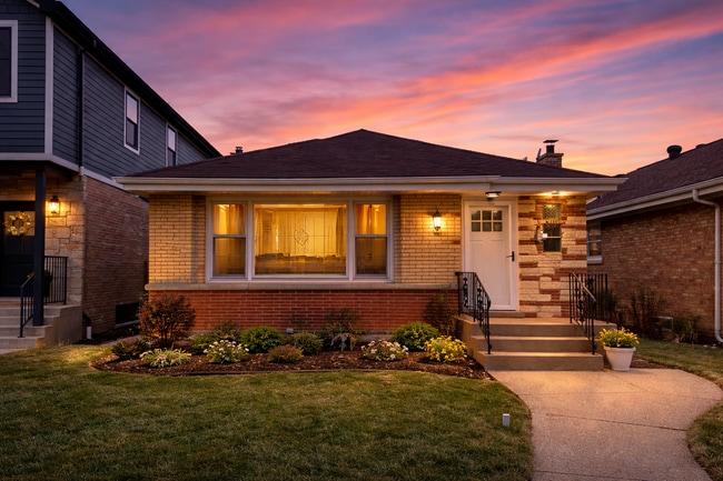 Building Photo - 5410 N Neenah Ave