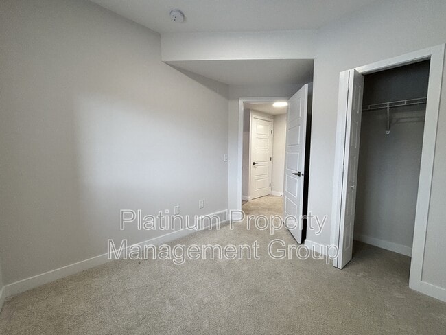 Photo - 380 Lawthorn Wy SE