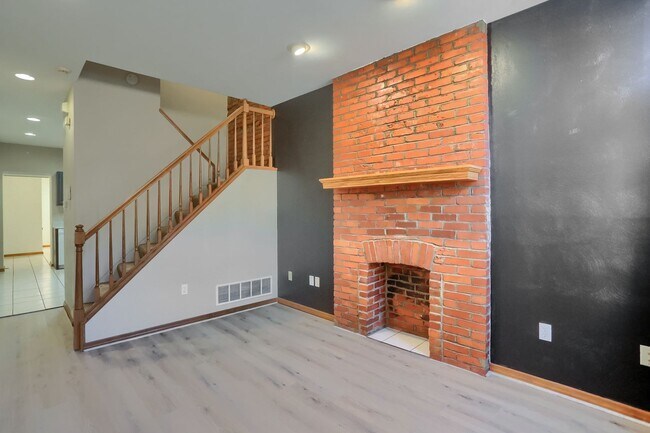 Photo - 2810 Sarah St Unit 2810 1/2