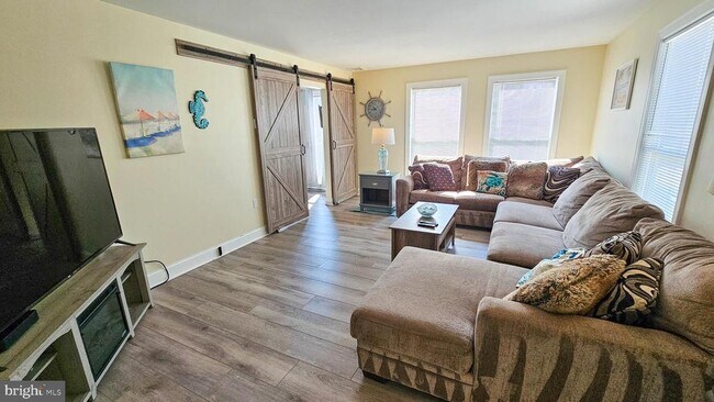 Photo - 105 Peter Rd