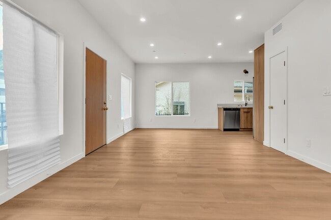 Photo - 414 S Ave 56 Unit 414 S Ave 56