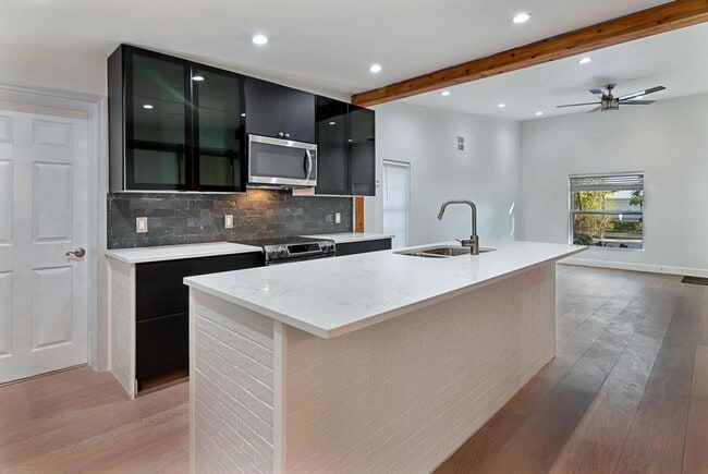 Photo - 959 SW 18th St Townhome