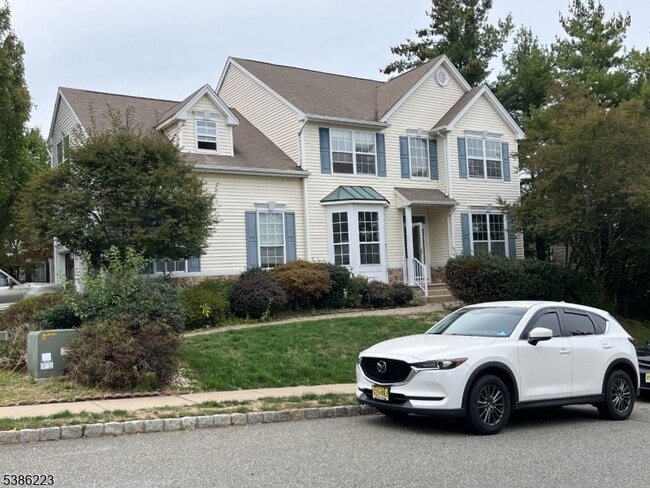 Building Photo - 216 Winding Hill Dr