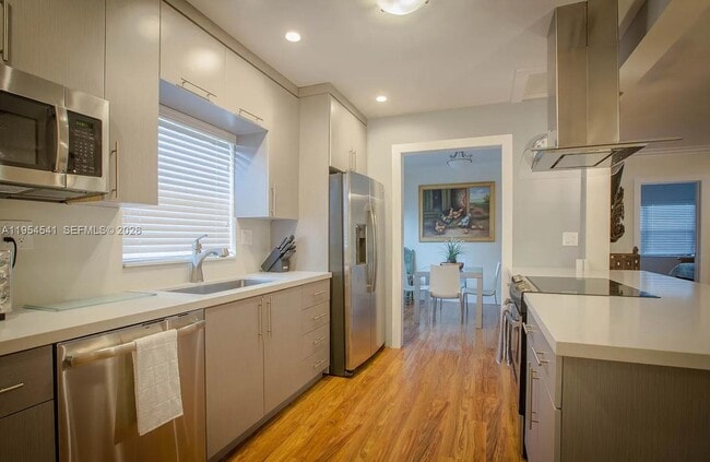 Photo - 555 NE 71st St Unidad 1