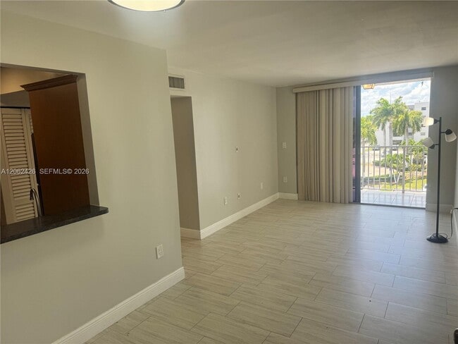 Photo - 8075 NW 7th St Unidad 403