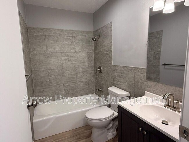 Photo - 1725 N Iowa Ave