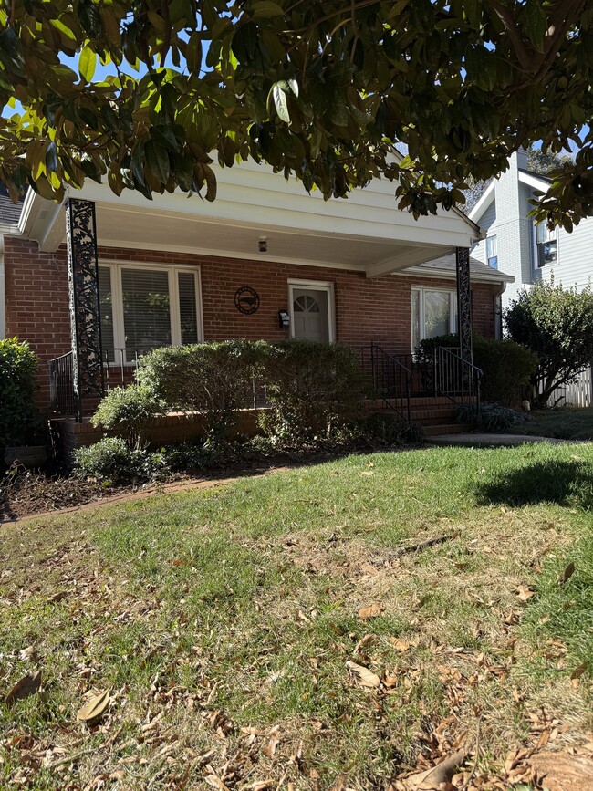 Photo - 2316 E 5th St