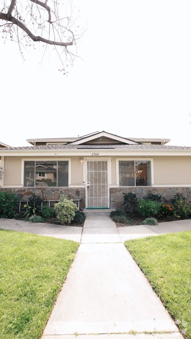 Building Photo - Newly Renovated Condo in La Verne