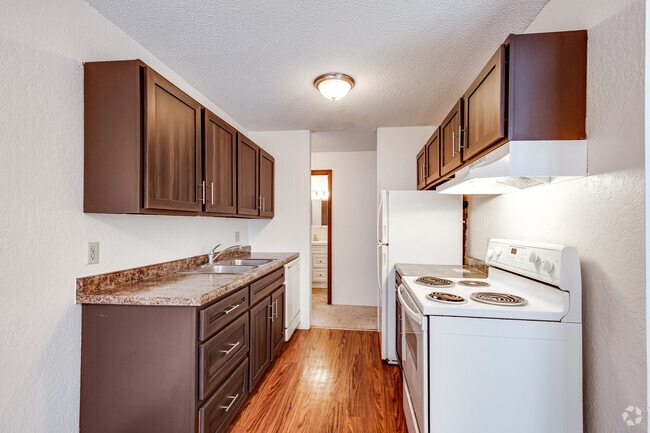 2095 Building - 2BR, 1.5BA - 1100SF - Bedroom