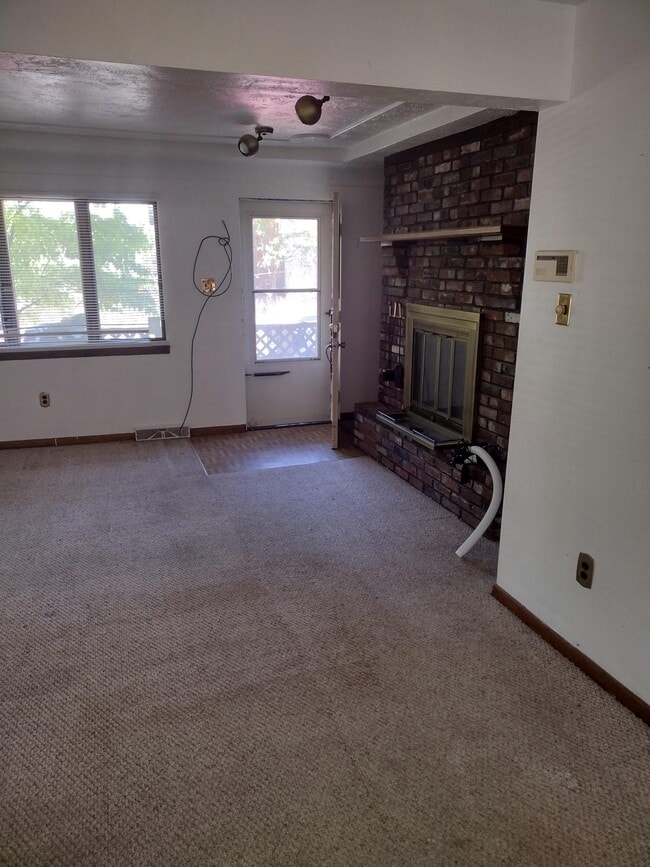 Photo - 630 Church St Ext