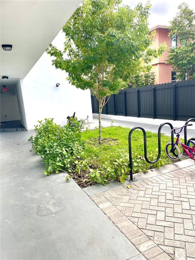 Photo - 1547 NW 2nd St Unit 105