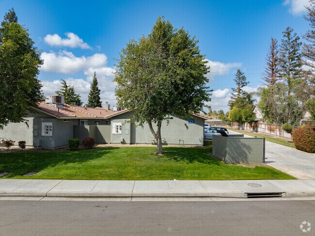 Photo - 2625 Brookside Dr