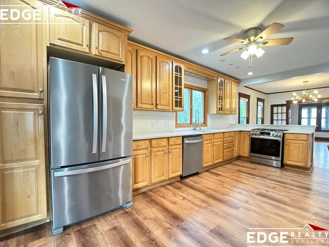 Building Photo - 92 Litchfield St Unit 1 Rental