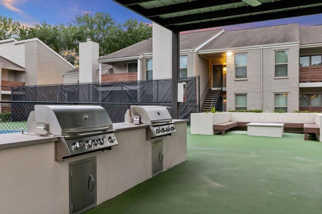 Photo - 10751 Meadowglen Ln Unit Kate