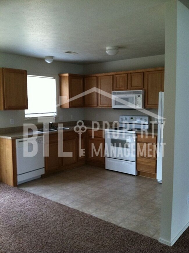 3 Bedroom Home in Branson School District Rental For Rent in Merriam