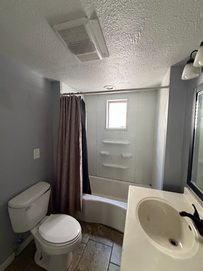Photo - 2 bed 1 bath bungalow
