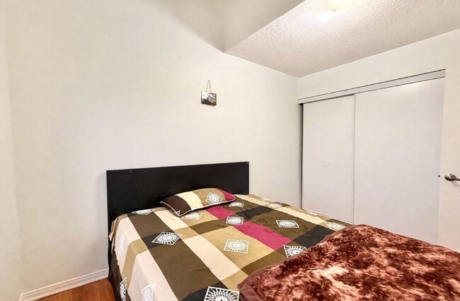 Photo - 3 BED - 2.5 BATH - BRAMPTON - UPPER LEVEL
