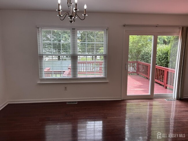 Photo - 53 Boxgrove Pl