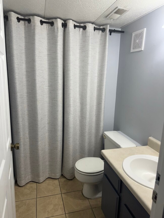 half bath mail level - 3983 N Quail Ln Unit 3883