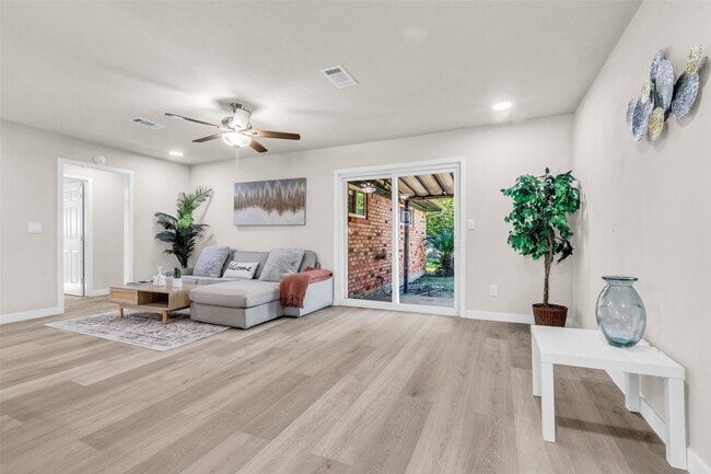 Photo - 1714 Pamela Ln